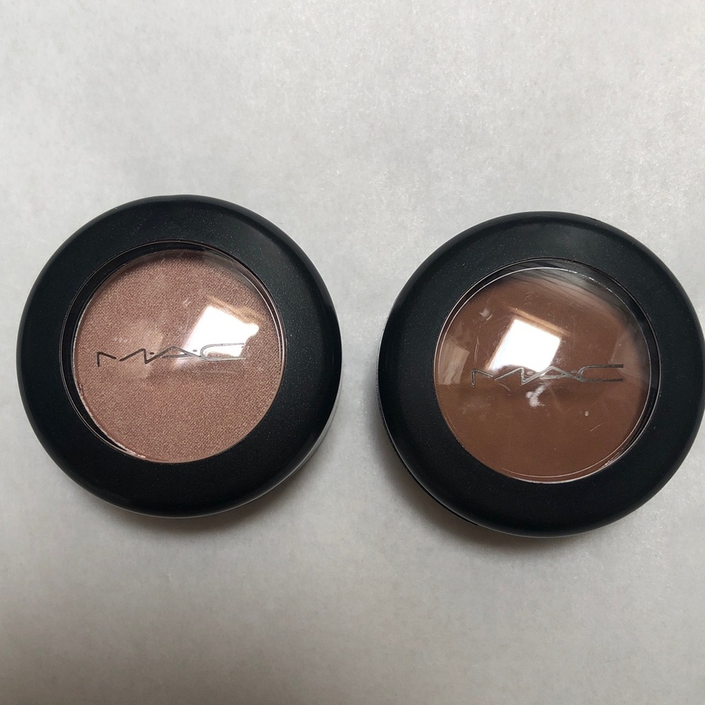 MAC Cosmetics Eyeshadow Set - Soft Frost Tan and Deep Matte Brown